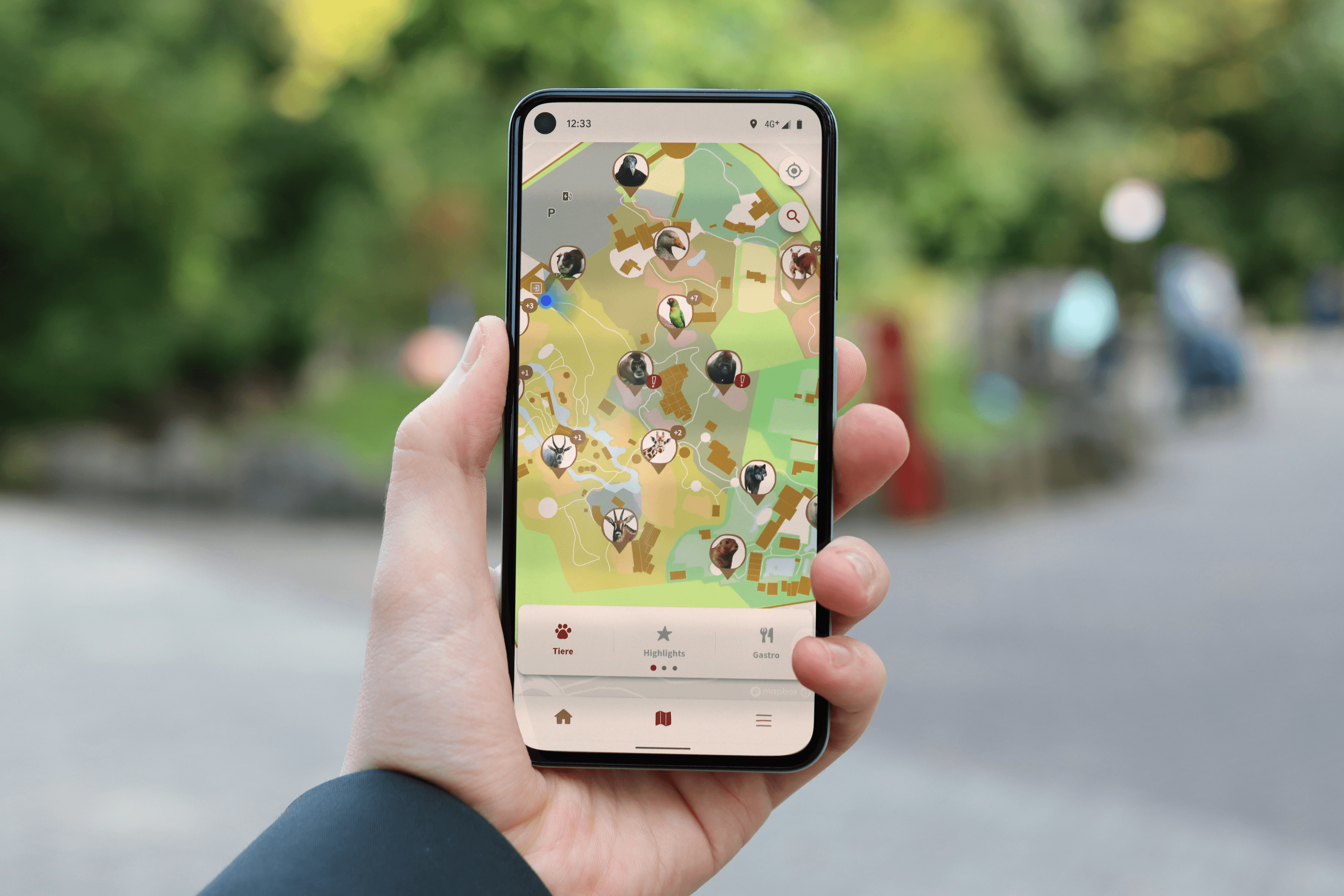 Smartphone mit Zoo-App
